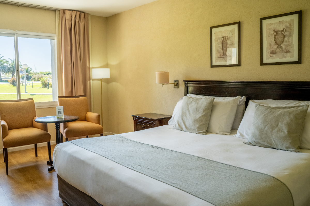 Habitación Senior King - Wyndham Garden Campana (15)