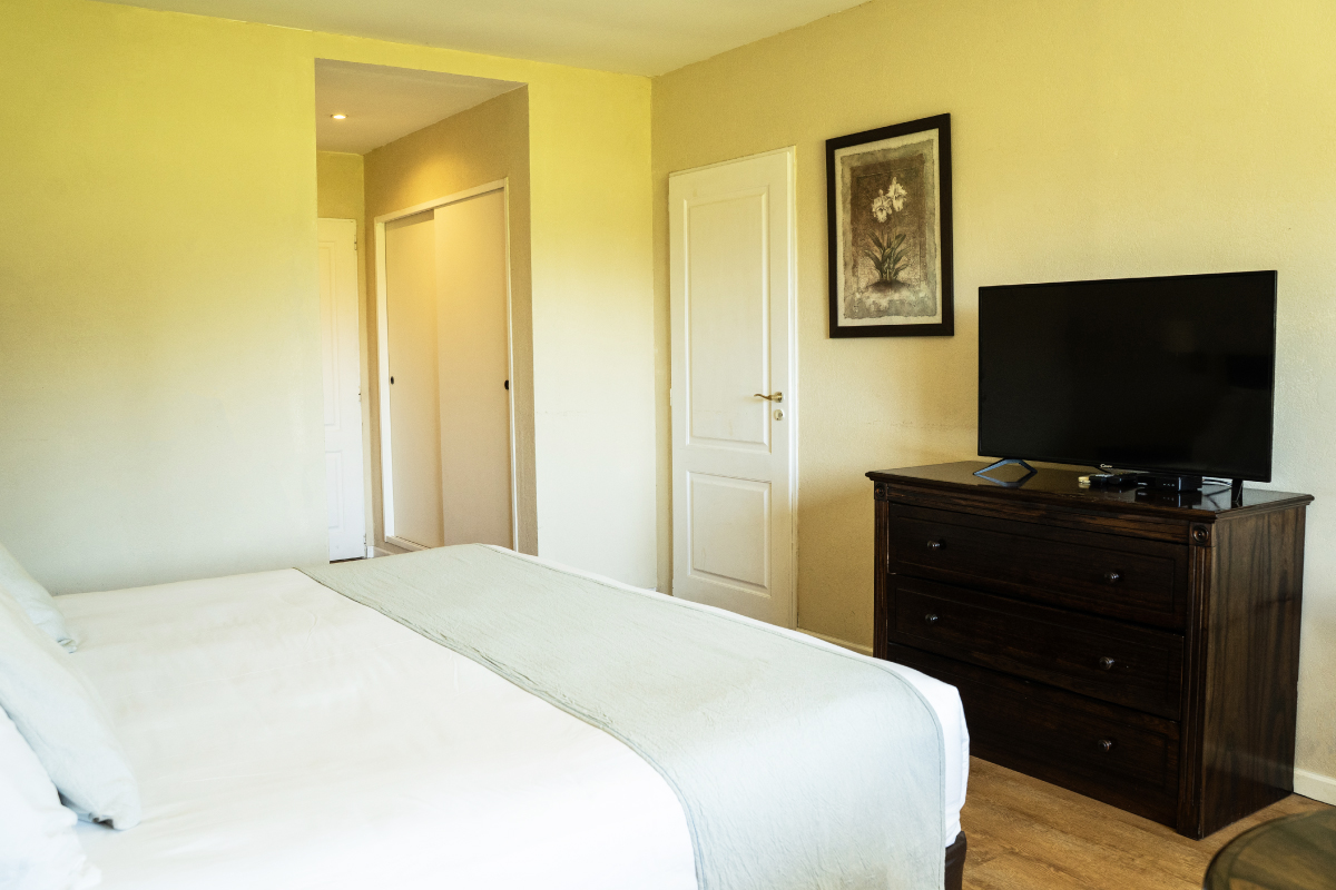 Habitación Senior King - Wyndham Garden Campana (17)