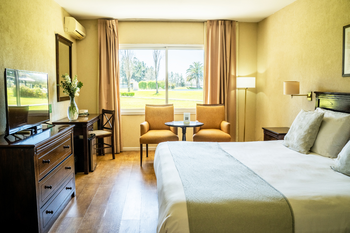 Habitación Senior King - Wyndham Garden Campana (23)