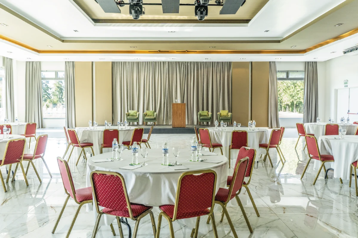 salon-río-de-la-plata-eventos-wyndham-garden-campana-banquete