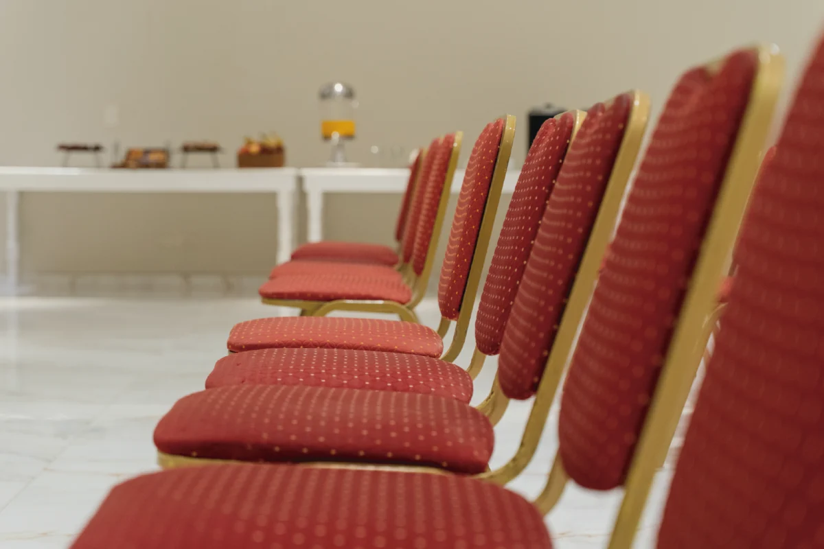 salon-rio-lujan-wyndham-garden-campana-auditorio-detalle